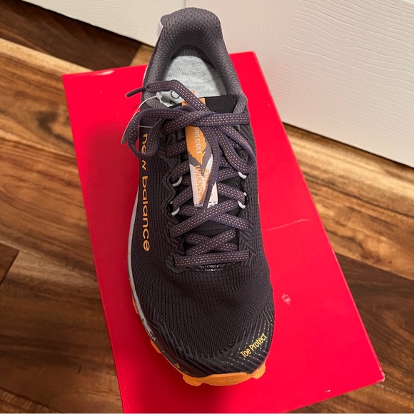 New Balance FuelCell Summit Unknown v4 trail running shoes - Wide - Picture 3 of 4